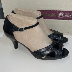 Clarks CYNTHIA ARLENE Kitten heels PERFECT w Box
